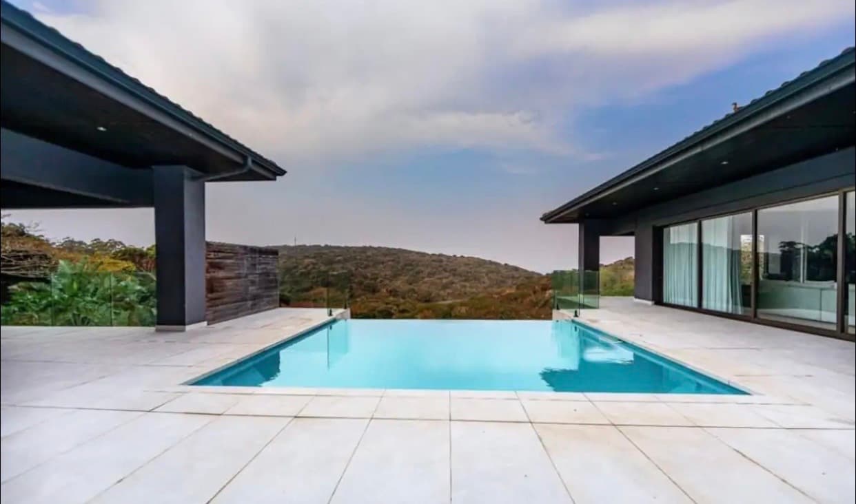 Houghton Villa 4
