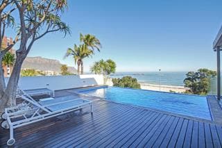 Camps Bay Victoria waves Villa